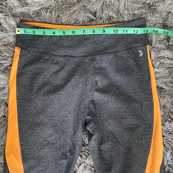 Activate women grey and orange 3/4 length workout leggings. Size S. Used. - Picture 9 of 14